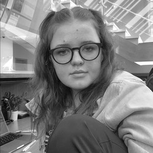 Meet your Posher, Della